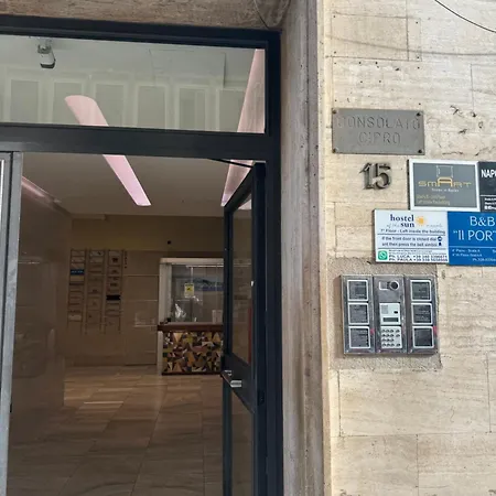 Maison Angioino בית הארחה
